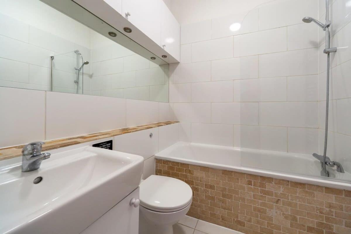Lovely 2 Bedroom Apartment In Tooting London Eksteriør billede