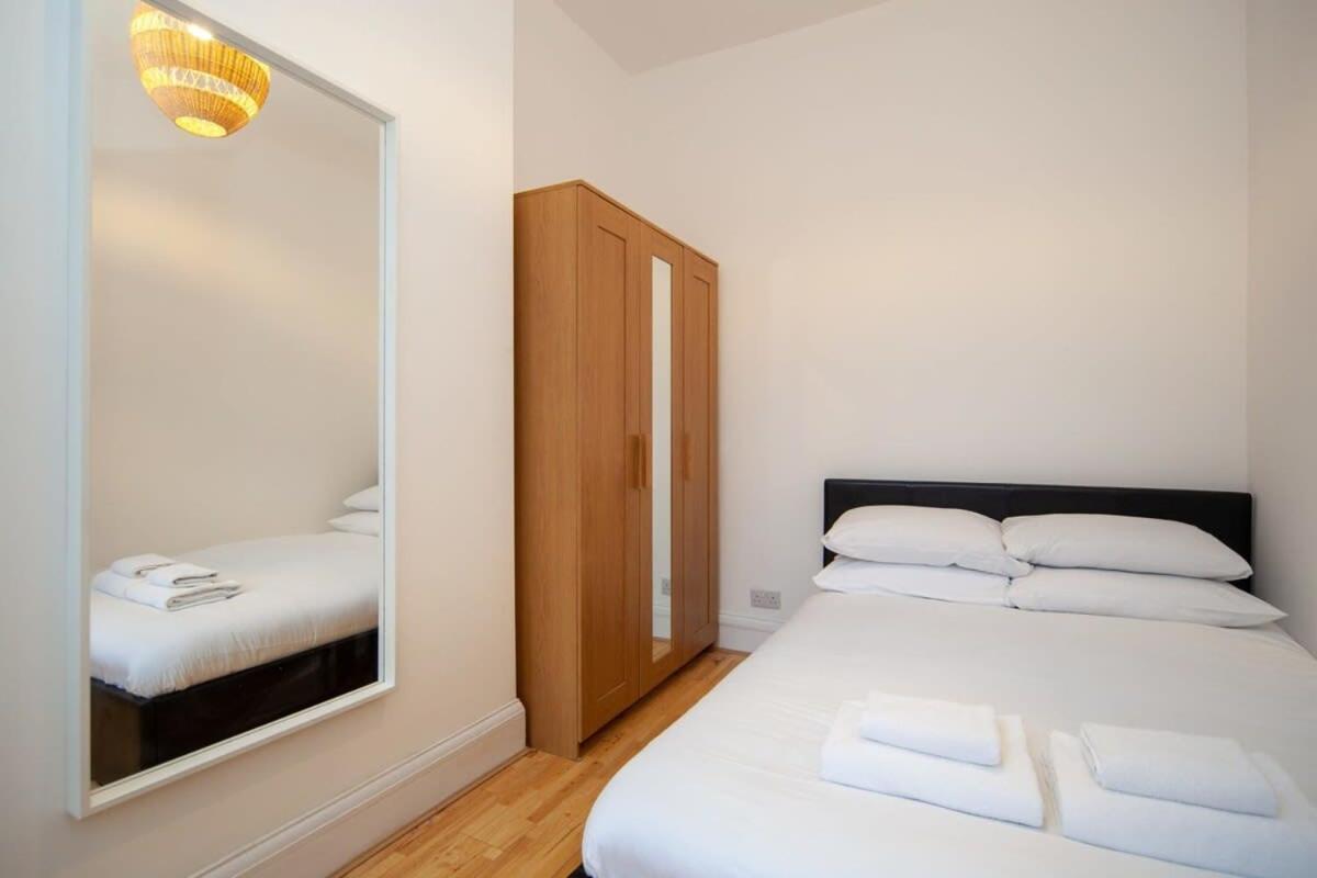 Lovely 2 Bedroom Apartment In Tooting London Eksteriør billede